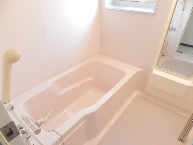 登別市若草町2丁目25-7戸建の浴室