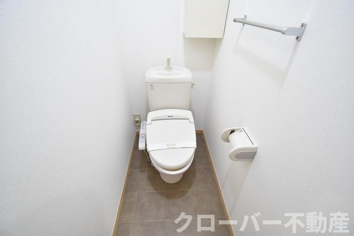 リビングタウン宇多津東 A棟のトイレ|温水洗浄暖房便座
