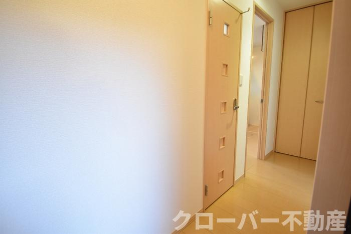 リビングタウン宇多津東 A棟の内装|廊下