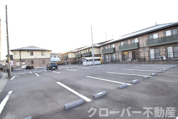 リビングタウン宇多津東 A棟の駐車場|駐車場