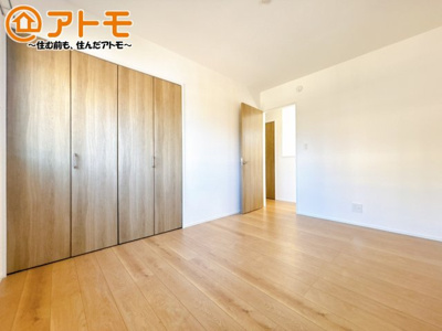 【子供部屋】 | 裾野市佐野　新築一戸建て　全1棟 | 広々使える収納付きの洋室です♪