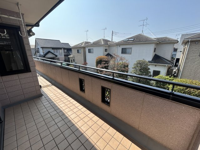 鶴ヶ島市鶴ヶ丘二世帯住宅のバルコニー