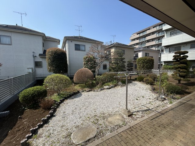 鶴ヶ島市鶴ヶ丘二世帯住宅の庭