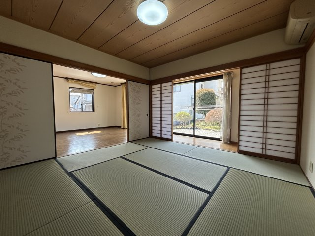 鶴ヶ島市鶴ヶ丘二世帯住宅の和室|1階：和室