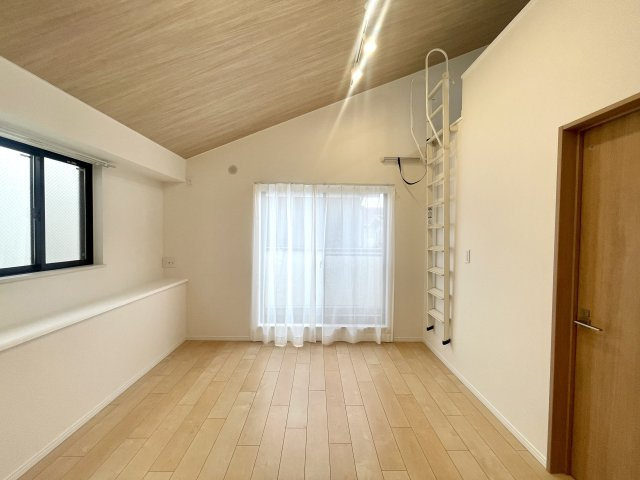 板橋区高島平5丁目　始発駅　綺麗なリフォーム住宅の居間・リビング