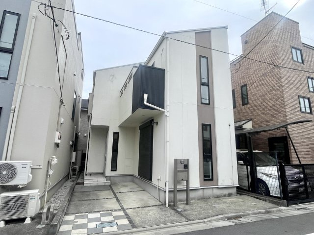 板橋区高島平5丁目　始発駅　綺麗なリフォーム住宅の外観