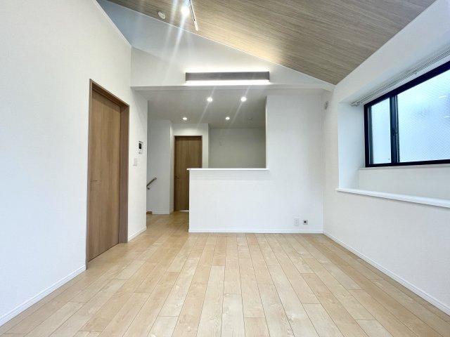 板橋区高島平5丁目　始発駅　綺麗なリフォーム住宅の居間・リビング