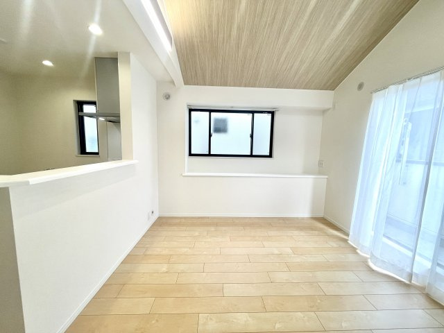 板橋区高島平5丁目　始発駅　綺麗なリフォーム住宅の居間・リビング