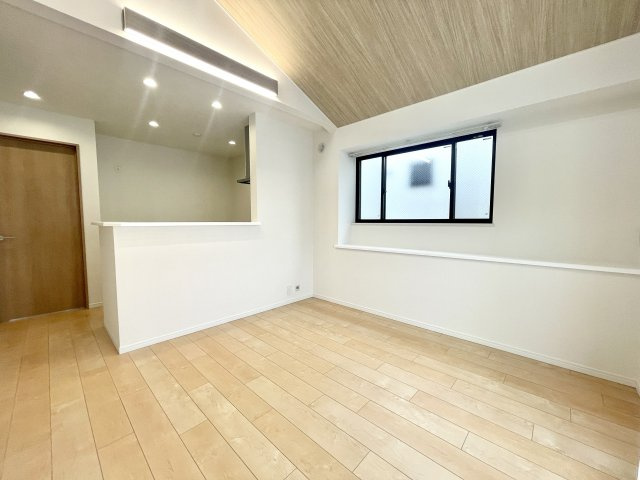 板橋区高島平5丁目　始発駅　綺麗なリフォーム住宅の居間・リビング