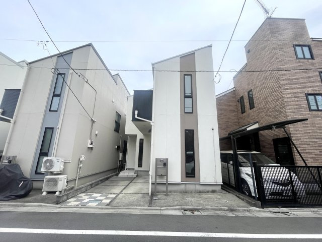 板橋区高島平5丁目　始発駅　綺麗なリフォーム住宅の外観