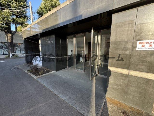 三鷹市井口１丁目の賃貸マンションのエントランス