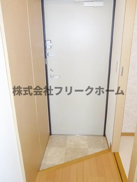 三鷹市井口１丁目の賃貸マンションの玄関