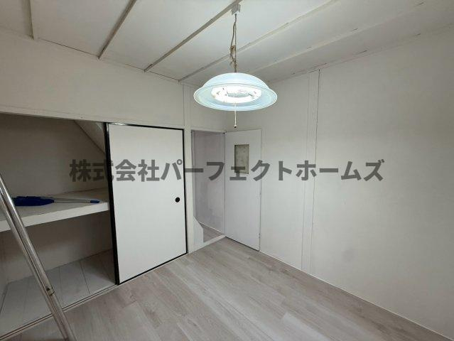 黒原旭町戸建　賃貸の洋室|明るい洋室です