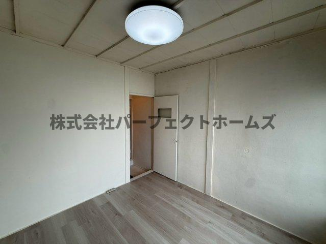 黒原旭町戸建　賃貸の洋室|明るい洋室です