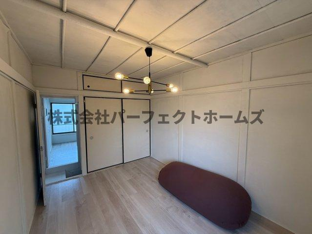 黒原旭町戸建　賃貸の洋室|明るい洋室です