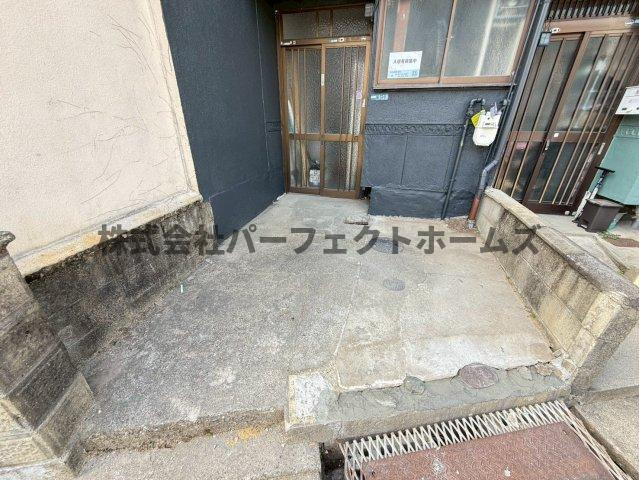 黒原旭町戸建　賃貸のその他|玄関前スペースです