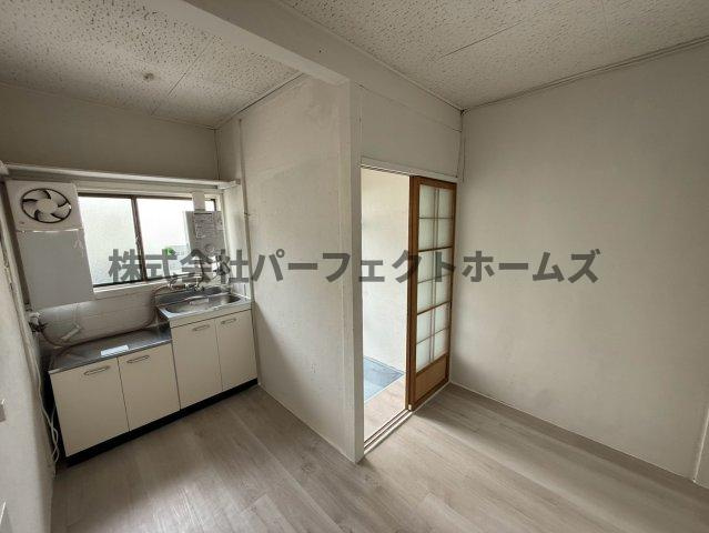 黒原旭町戸建　賃貸のキッチン|コンパクトなキッチンで掃除もラクラク