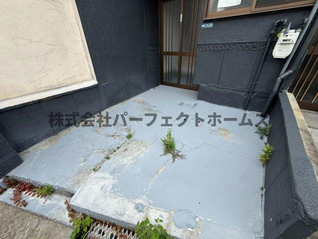 黒原旭町戸建　賃貸のその他|玄関前スペースです