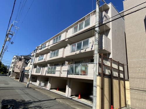 FLEX高野の外観