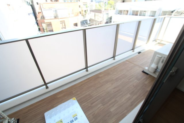 【バルコニー】