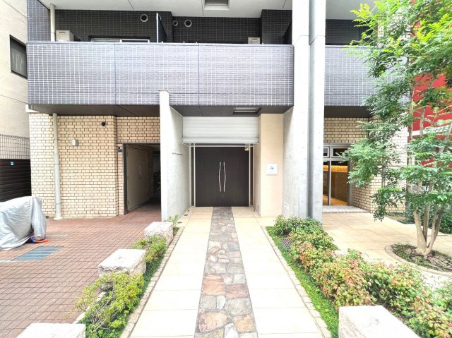 スワンズシティ堺筋本町のエントランス