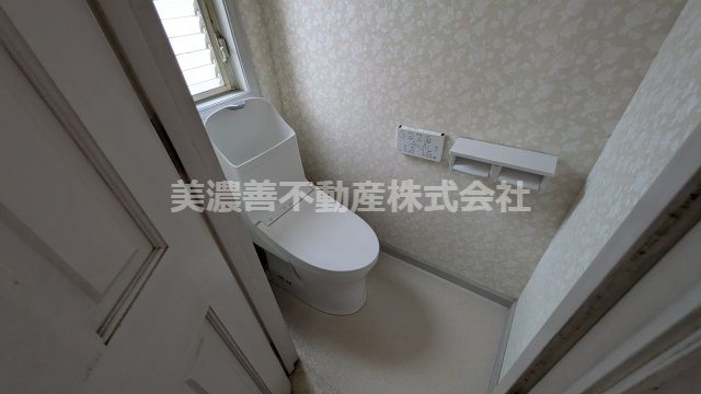 ６６５６６　岐阜市市橋一丁目中古住宅のトイレ