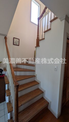 ６６５６６　岐阜市橋一丁目中古住宅の内装