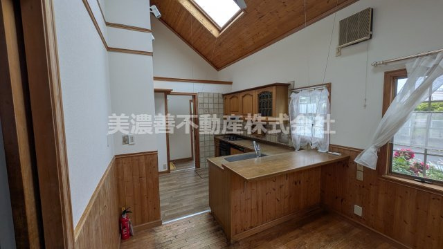 ６６５６６　岐阜市市橋一丁目中古住宅のキッチン