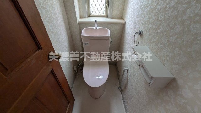 ６６５６６　岐阜市市橋一丁目中古住宅のトイレ