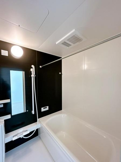 【浴室】 | 仲介手数料無料！須恵小学校に通えるリフォーム済み中古住宅　山陽小野田市南竜王町 | きれいなお風呂です