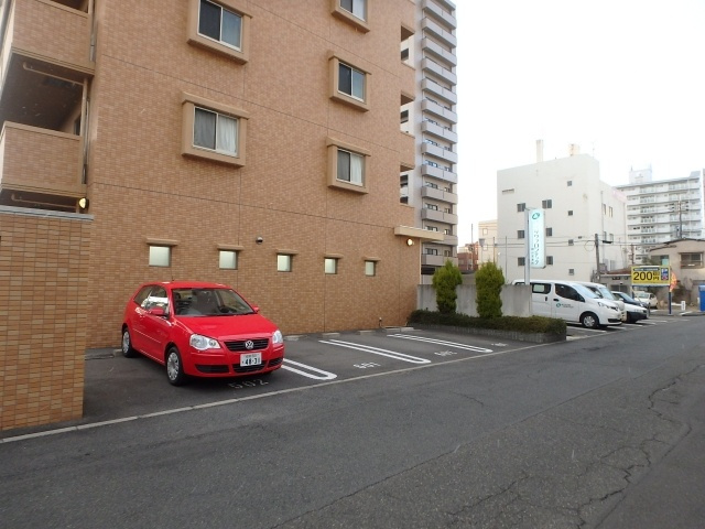 ビバリーガーデン老松の駐車場