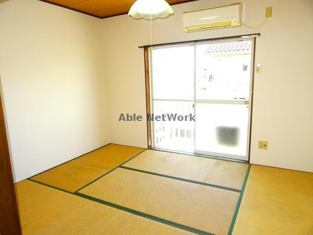 アークヒルズフクモトNO.1Bの居間・リビング|和室６帖