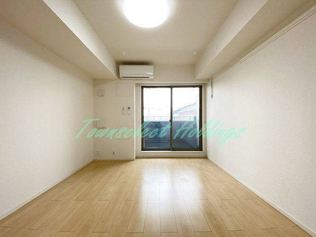 藤沢市亀井野のアパートの居間・リビング