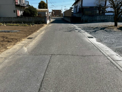 【前面道路含む現地写真】 | 本庄市西富田665-1　売地