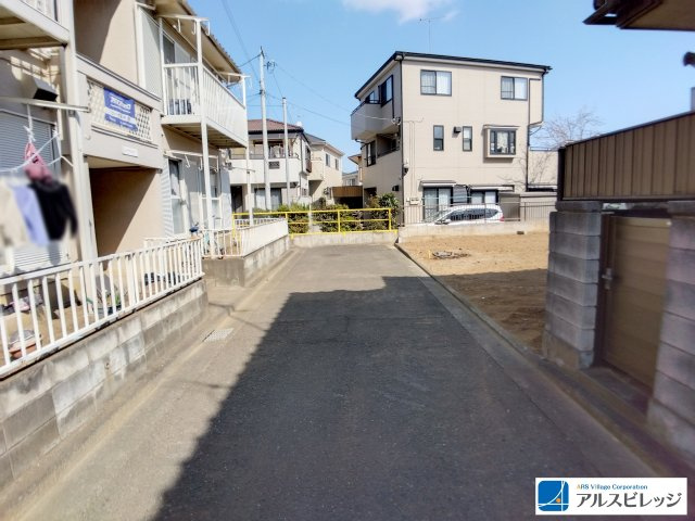 売地／富士見市関沢２丁目の前面道路含む現地写真