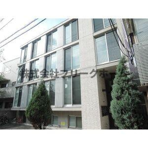 武蔵野市境南町５丁目の賃貸マンションのエントランス