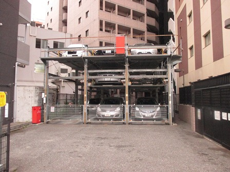 福岡市博多区博多駅南１丁目の賃貸マンションの駐車場