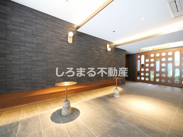 コンフォリア・リヴ博労町一丁目Ｑのロビー