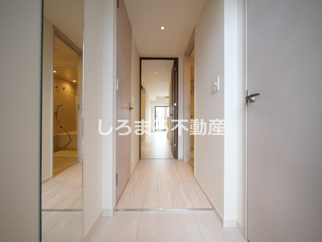 コンフォリア・リヴ博労町一丁目Ｑの玄関