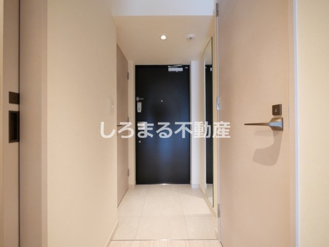 コンフォリア・リヴ博労町一丁目Ｑの玄関