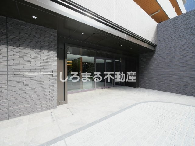 コンフォリア・リヴ博労町一丁目Ｑのエントランス