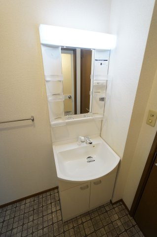 ヴィラ・デラエステの洗面所|オンライン対能応可！