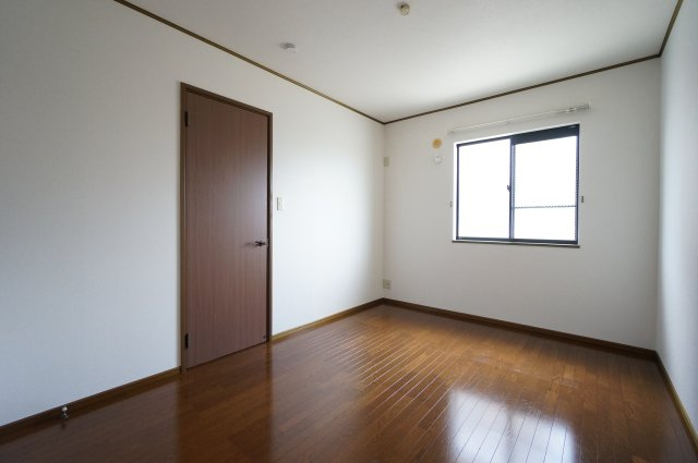 ヴィラ・デラエステの洋室|詳細、ご不明点等、お気軽にご連絡ください！