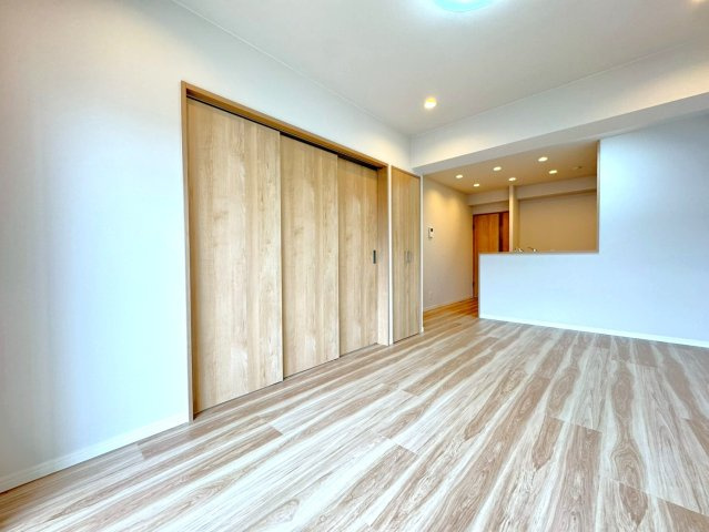 ◆リフォーム済み◆４階の南東向き角住戸◆近鉄丹波橋駅徒歩４分◆コスモ丹波橋の居間・リビング|リビング