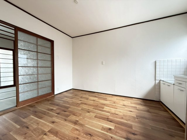 西京極徳大寺団子田町の洋室