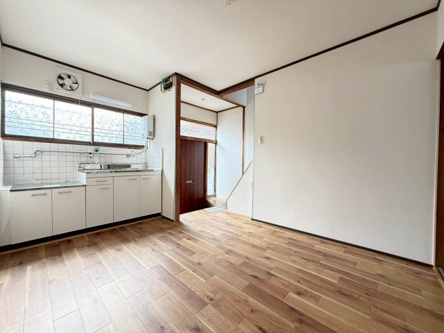 西京極徳大寺団子田町の洋室