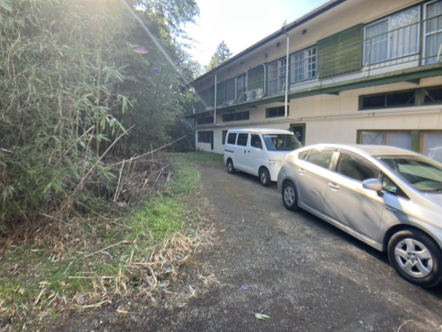 【周辺】 | 販売されている全ての土地が、宅地用の土地であるとは限りません。都市計画法に基づき、基本的に住宅を建てることができるのは土地計画区であることに加え、市街化区域として定められている地域のみとなっています。