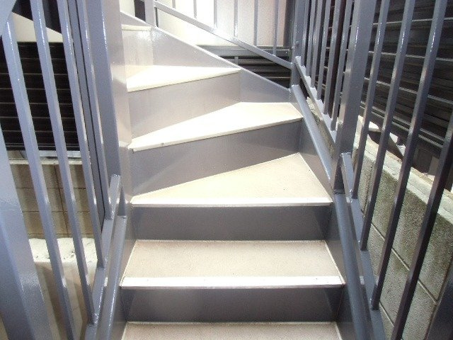 クレールメゾン代々木上原Bのその他共用部分|共用階段☆