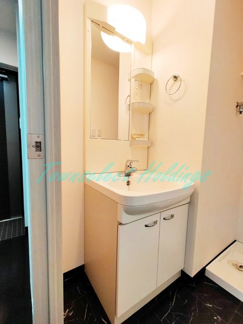 鎌倉市笛田３丁目の賃貸マンションの洗面所|明るい洗面所です