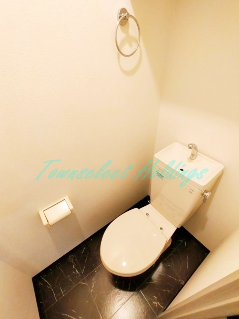 鎌倉市笛田３丁目の賃貸マンションのトイレ|清潔感のあるトイレです